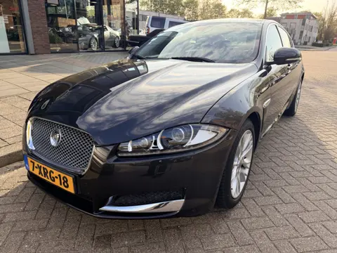 Jaguar XF 2.2D Premium Luxury (bj 2012, automaat)
