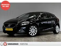 Volvo V40 1.6 T3 Momentum/ D-Riem verv: 162.000 KM!/ Virtual Dash./ Trekhaak/ 17'' LMV/ Half-Leder/ 