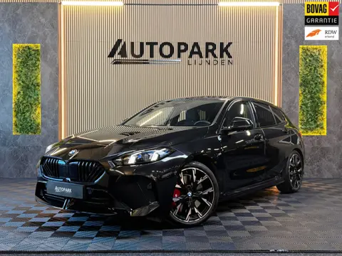 BMW 1-serie 120 M Sport Design Edition |FABRIEKSGARANTIE|DEALER ONDERHOUDEN|KEYLESS|CARPLAY|CAMERA|1