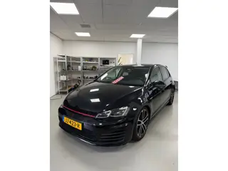 Volkswagen Golf 1.0 TSI Business Edition Connected