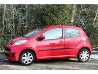 Peugeot 107 1.0-12V XS APK/banden nieuw!! (bj 2010)
