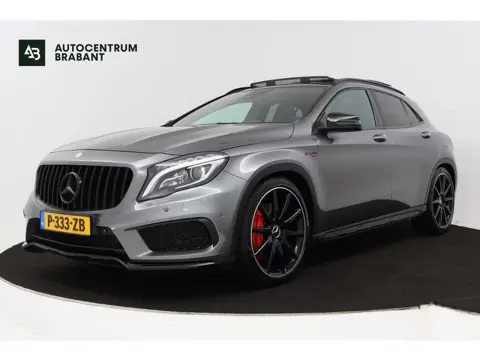 Mercedes-Benz GLA-klasse AMG 45 4MATIC Premium (KUIPSTOELEN, PANORAMADAK, LED, SPORTPAKKET, NAVIGATI