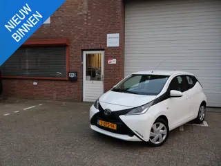 Toyota Aygo 1.0 VVT-i x-play 2e eigenaar NAP Camera Cruise Airco Dealer 01-27 APK