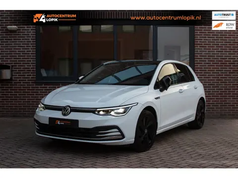 Volkswagen Golf 1.5 eTSI Style *ACC*Memory*Blind spot*Stoelverwarming