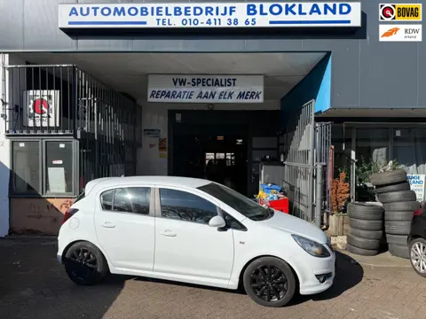 Opel Corsa 1.6i GSi/ / met Onderhoudshistorie, Sportonderstel, GSI interieur, spoiler, Sideskirts,sp