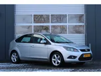 Ford Focus 1.6 Comfort 5-Deurs Airco/Cruise/Bluetooth/Elek.Ramen/C.V./RadioCD.AUX/16"LM/Trekhaak/1e.