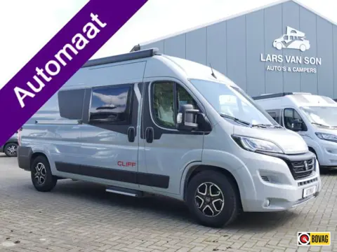 Sunlight Cliff 600 XV, 9-Traps Automaat, 6 Meter Buscamper, Dwarsbed