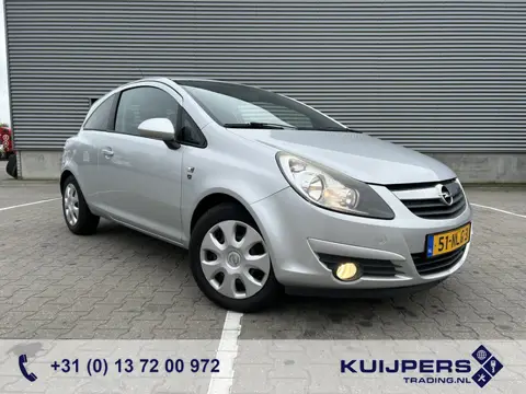 Opel Corsa 1.2-16V / 111 Edition / EcoTec / Airco / APK TUV 01-27