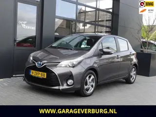 Toyota Yaris 1.5 Hybrid Lease Automaat (Navi,Camera,Cruise,Lm velgen)