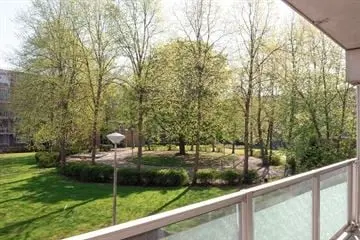 Woning aan de Dickenslaan te Amsterdam