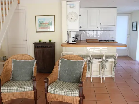 Vrijstaand vakantiehuis met open haard op kleinschalig bungalowpark