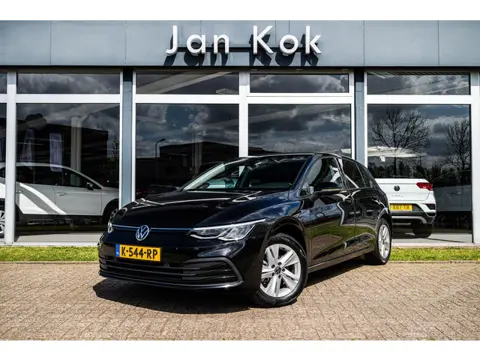 Volkswagen Golf 1.0 TSi 110 pk Life | Parkeersensoren | Virtual Cockpit | Lichtmetaal