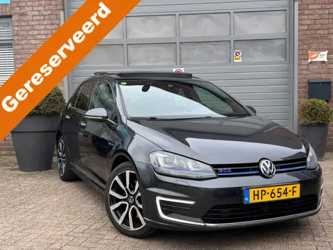 Volkswagen Golf 1.4 TSI GTE GERESERVEERD!! (bj 2015)
