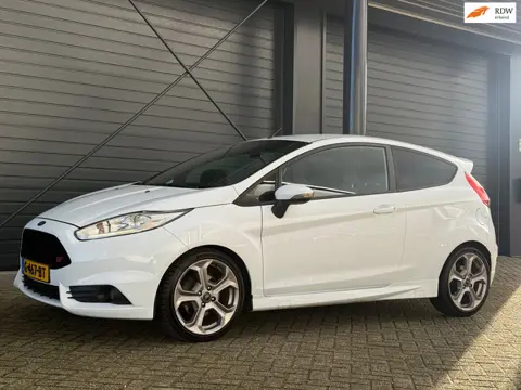 Ford Fiesta 1.6 ST2 182PK, Nieuwe Distributie, Stoelverwarm., Climate, Keyless, Voorruitverw., Nieuw