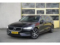 Volvo V60 2.0 T4 211PK! Automaat Momentum Pro BJ2020 Lmv 18" | Led V+A | Pdc | Navi | Trekhaak | Ele