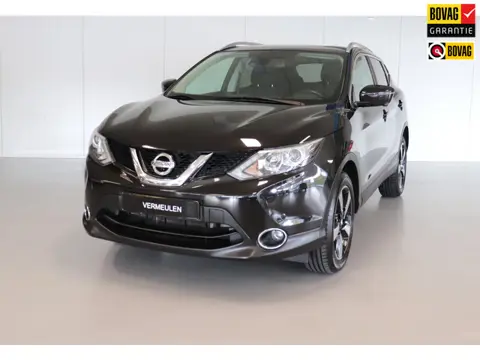 Nissan Qashqai 1.2 N-Connecta met trekhaak en panorama dak