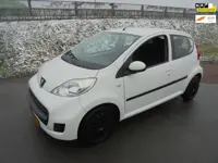 Peugeot 107 Peugeot 107 1.0 benzine 5 deurs airco 136.000km