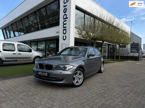 BMW 1-serie 116i PANORAMADAK l NAVIGATIE l CLIMA l STOELVERWARMING