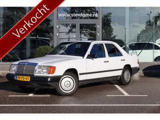 Mercedes-Benz E-Klasse 200-500 260 E l 6 Cilinder l Nederlandse Auto l Boekjes l Afneembare trekhaak