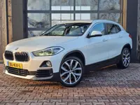 BMW X2 sDrive20i Executive | Automaat | Trekhaak | LED | Park Assist | Navi | Cruise | LMV 19" | All
