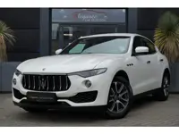 Maserati Levante 3.0 V6 S AWD GranLusso 430pk Stoelverwarming/Luchtvering/Navigatie