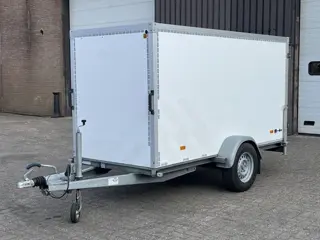 Hapert R.... Gesloten / Zijklep / Achterdeuren / Ex politie / 301x130x152cm / Geremd / In zeer nette