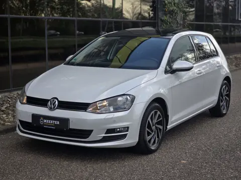 Volkswagen Golf 1.2 TSI Highline |PANO|STOELVERW|LED
