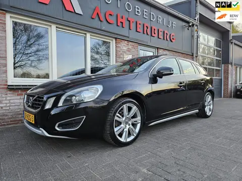 Volvo V60 2.0T Summum Automaat! Trekhaak! Schuifdak! Xenon! Leer! Mooie/Nette Auto! Dealer Onderhoud