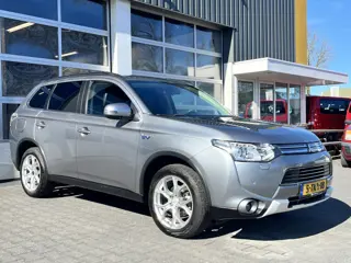 Mitsubishi Outlander 2.0 PHEV Hybrid Airco Cruise controle Trekhaak 1500kg trekgewicht Leder Achterr