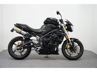 Triumph STREET TRIPLE 675 (bj 2011)