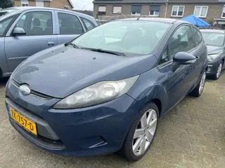 Ford Fiesta 1.25 Trend Nieuwe koppeling Nieuwe Distributie 1 JAAR APK !!
