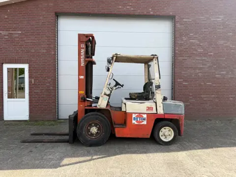 Nissan WF03A33U / 3.5 Tons / Sideshift / Hydraulische Lepel Versteller