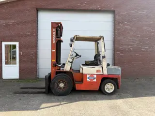 Nissan WF03A33U / 3.5 Tons / Sideshift / Hydraulische Lepel Versteller