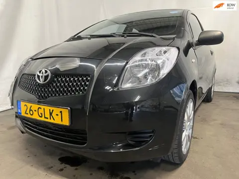 Toyota Yaris 1.0 VVTi + - Front Schade - Motormanagement Brandt
