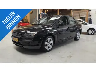 Ford Focus 1.6-16V Futura Leer, LMV, Open Dak, Clima, Navi, NAP, Nieuwe APK....