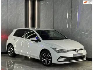 Volkswagen Golf 1.0 TSI United Stoelverwarming | Stuurverwarming | CarPlay | Sfeer | LED | 1e Eigena