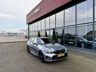 BMW 3 Serie Touring 330e xDrive M-Sport (bj 2022)