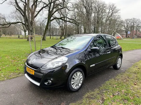 Renault Clio 1.2 Collection Sportieve uitvoering Nieuwe apk