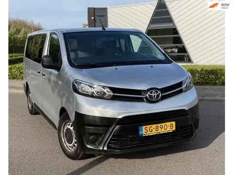 Toyota PROACE Shuttle 1.6 D-4D Cool Comfort Long