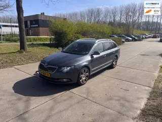 Skoda Superb Combi 1.6 TDI Sprint Pro KOPPELING DEFECT