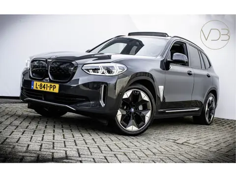 BMW iX3 High Executive 80 kWh SOH 91% PANORAMA LEER HARMAN KARDON