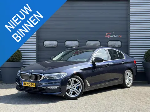 BMW 5-serie 520i High Executive | Navigatie | Lederen Bekleding | Comfort Stoelen | Parkeersensoren 