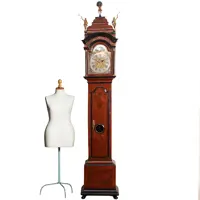 Amsterdams Staand Horloge in wortelnoten gesign. "Jan Gobels" ca 1765