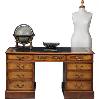 Bureau Engeland noten met wortelnoten en zwart leer ca 1910