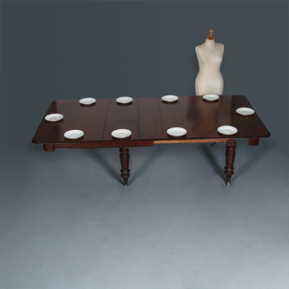 Lange brede eetkamertafel of vergadertafel tot 2.7 m. voor 14 familieleden of 10 collega's