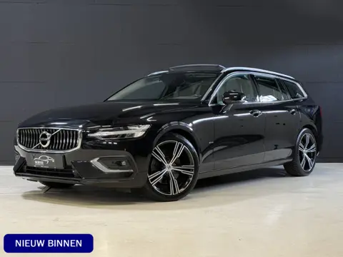 Volvo V60 2.0 B3 R-Design | Trekhaak | Panoramadak | Apple Carplay | Leder