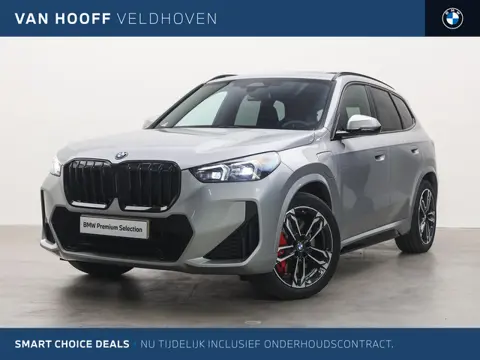 BMW X1 xDrive25e M Sport Automaat / Panoramadak / Trekhaak / Sportstoelen / Achteruitrijcamera / M A