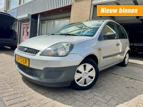 FORD FIESTA 1.3-8V Champion AIRCO NETTE AUTO 5DEURS NAP APK 4-2027 TREKHAAK