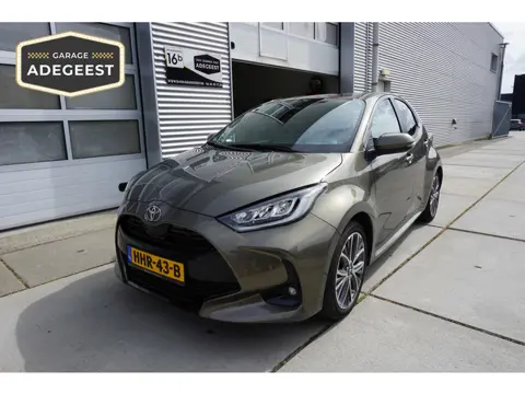 Toyota Yaris 1.5 Hybrid 130 Executive |Navi|Carplay|PDC V+A|Dodehoek|HUD|JBL|Stoel en stuurverw.|Cam