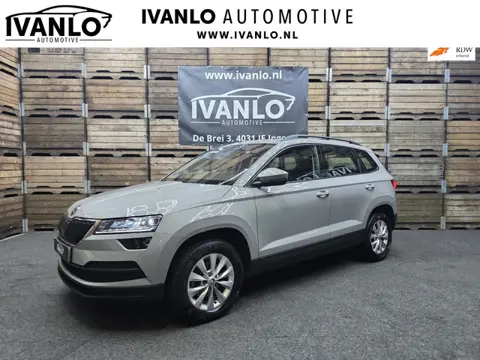 Skoda Karoq 1.5 TSI ACT Business Edition Pano LED Navi Clima LM